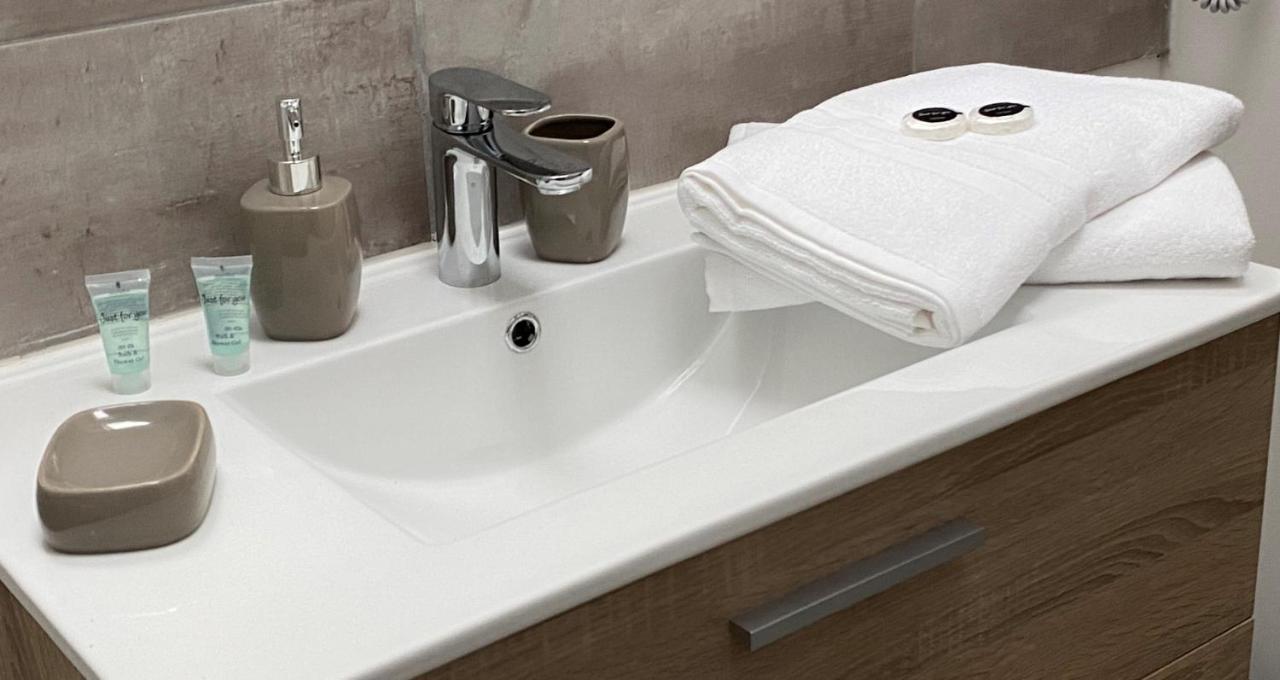 Résidence Rdv avec la Lune - 1 Suite Familial - Appt - et 1 Suite avec jacuzzi Narbonne Exterior foto