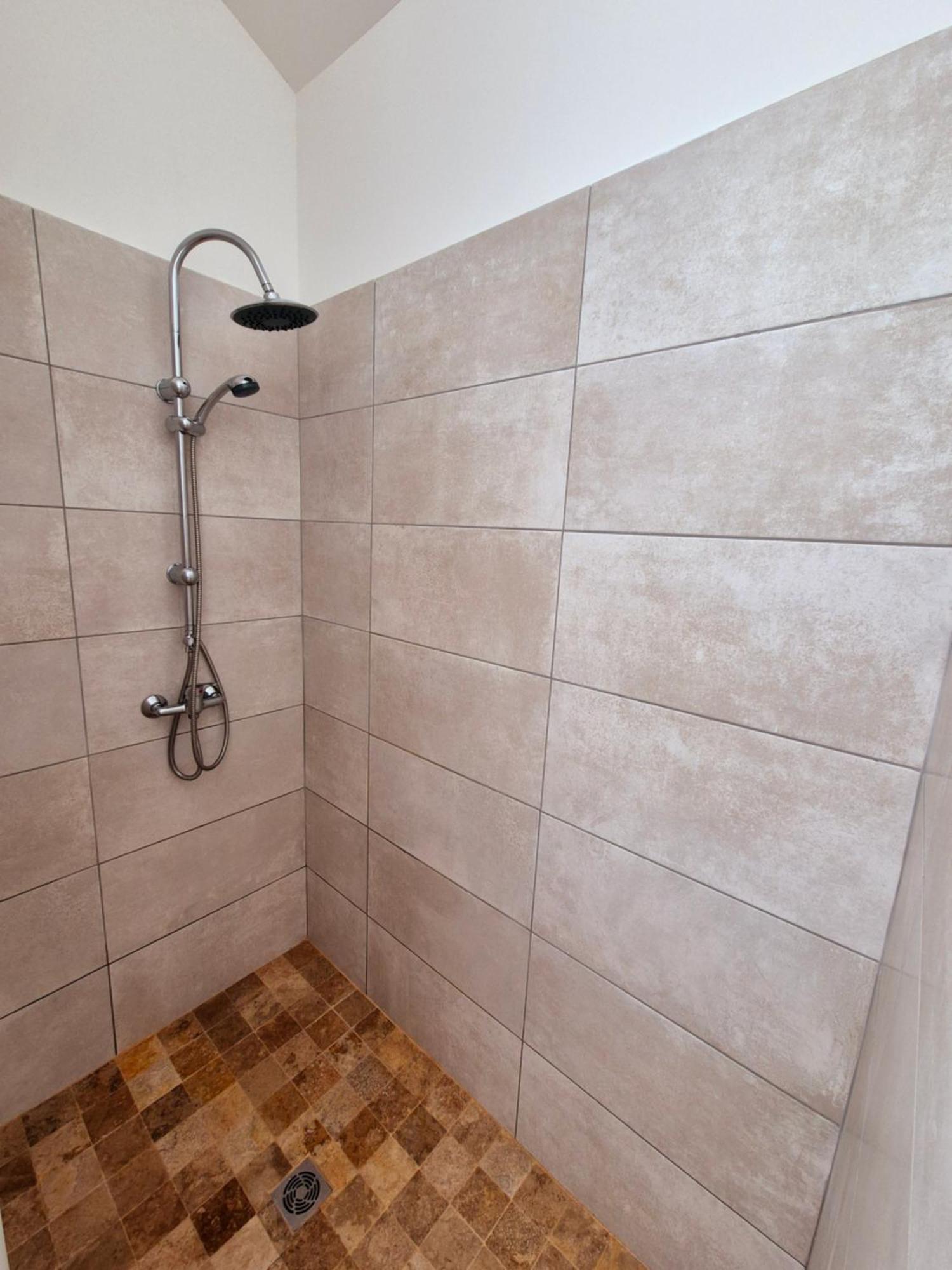 Résidence Rdv avec la Lune - 1 Suite Familial - Appt - et 1 Suite avec jacuzzi Narbonne Exterior foto